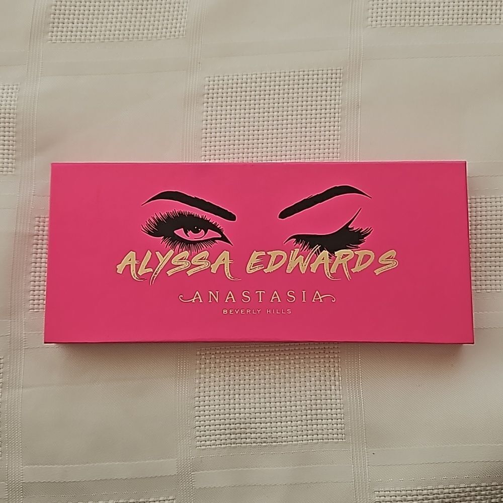 HP Alyssa Edwards Anastasia Beverly Hills 14 Shades Eyeshadow Palette Purple